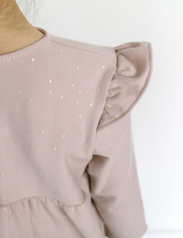 Robe Bouton d’or manches longues en sweat Twinkle rose Atelier Brunette, focus sur le mancheron froncé de l'épaule