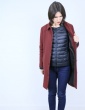 patron de couture Manteau Merci dans lainage Bordeaux Pretty Mercerie, version boutonnée froufrou de poche, vue de face vue intérieur manteau