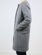 patron de couture Manteau Merci dans lainage girs, version zippée et dos fantaisie, vue de profil focus poche et dos fantaisie
