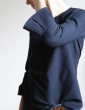 patron de couture Blouse Stockholm réalisée dans un seersucker noir France Duval Stalla, focus sur les plis creux de la manche